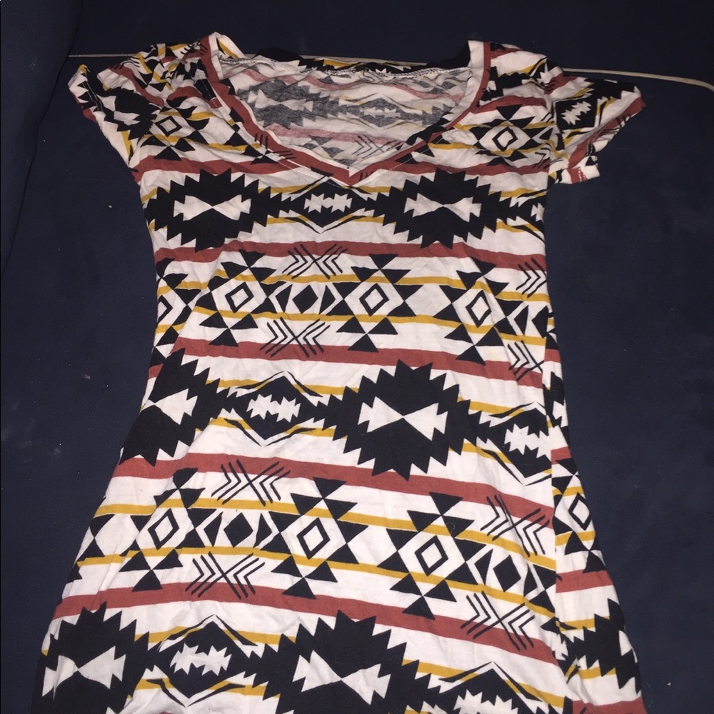 V-Neck Aztec Print Tee